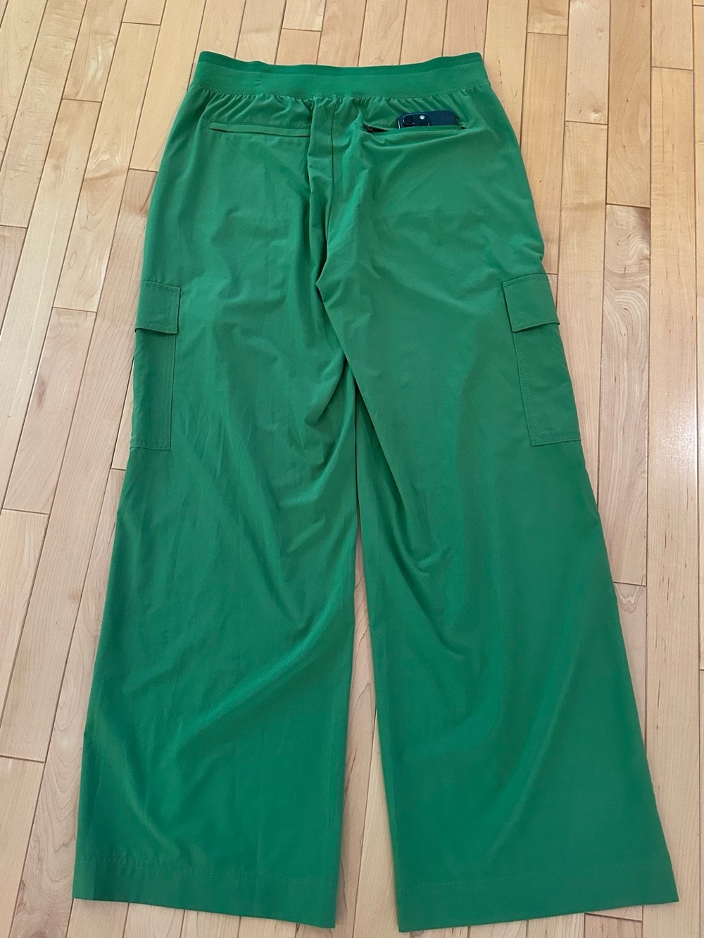 Athleta Brooklyn Heights High Rise Cargo Pant, Wide Leg, Baja Green; EUC, Sz. 8 - Picture 11 of 15